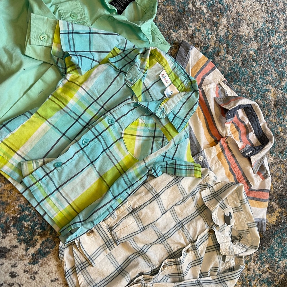 4 bottom down tops in a size 2T ( boy ) casual